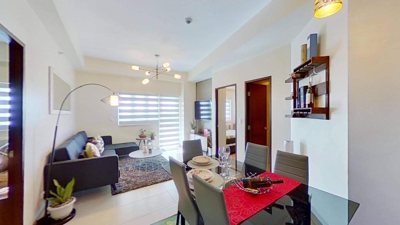 2 Bedroom Corner Executive Suite At Lafayette Park Square Megaworld Blvd Unit 5H Iloilo Zewnętrze zdjęcie