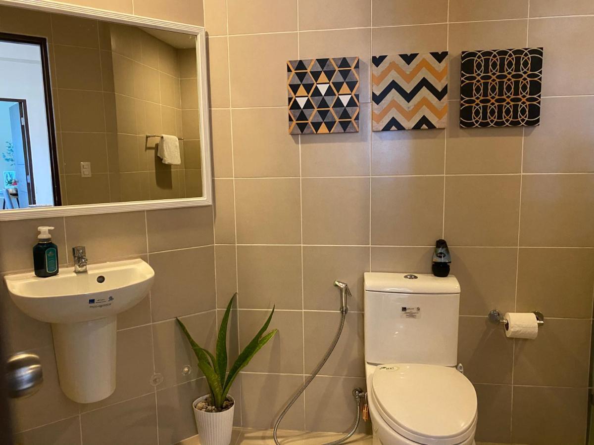 2 Bedroom Corner Executive Suite At Lafayette Park Square Megaworld Blvd Unit 5H Iloilo Zewnętrze zdjęcie