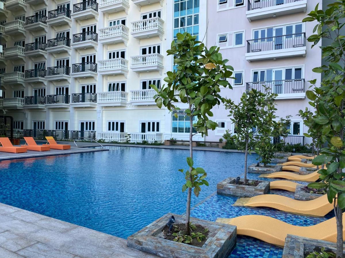 2 Bedroom Corner Executive Suite At Lafayette Park Square Megaworld Blvd Unit 5H Iloilo Zewnętrze zdjęcie