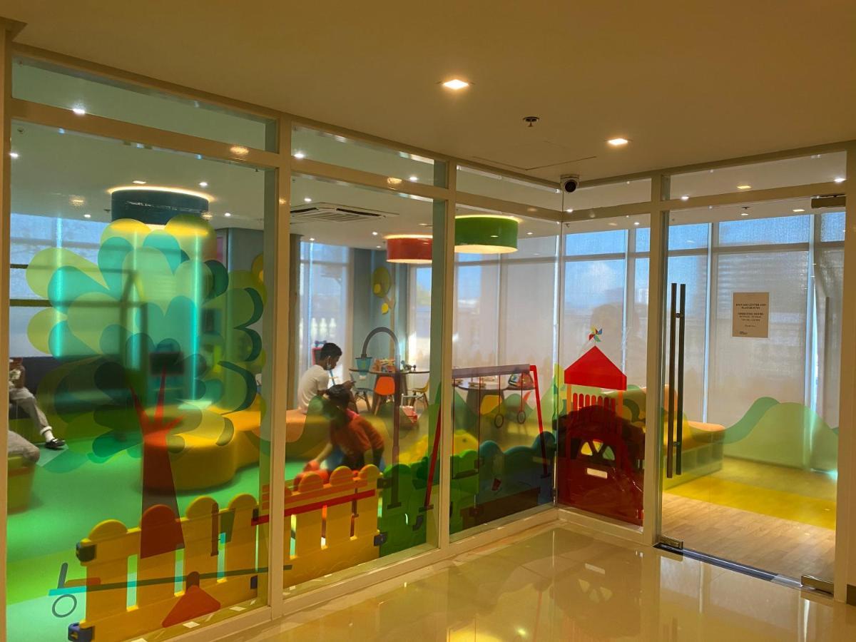 2 Bedroom Corner Executive Suite At Lafayette Park Square Megaworld Blvd Unit 5H Iloilo Zewnętrze zdjęcie