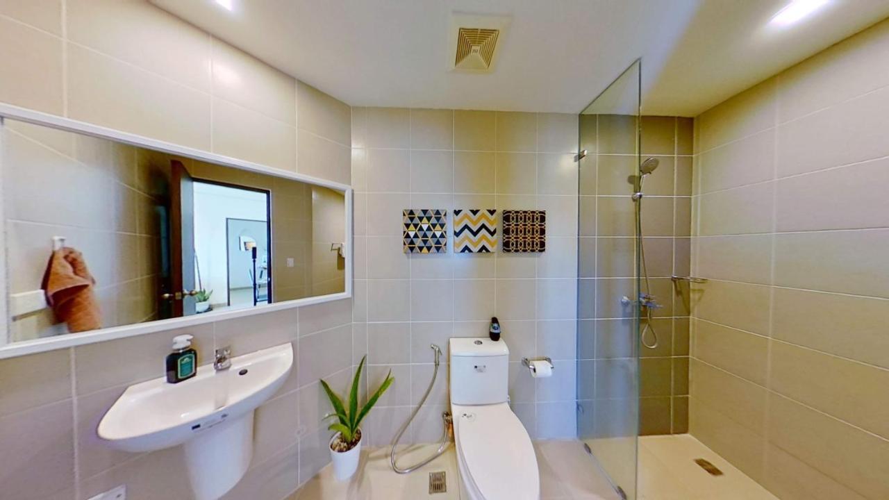 2 Bedroom Corner Executive Suite At Lafayette Park Square Megaworld Blvd Unit 5H Iloilo Zewnętrze zdjęcie